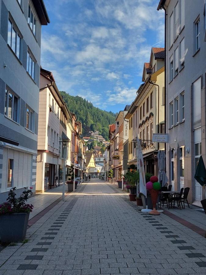 Apartement Am Waldrand Bad Wildbad Exterior foto
